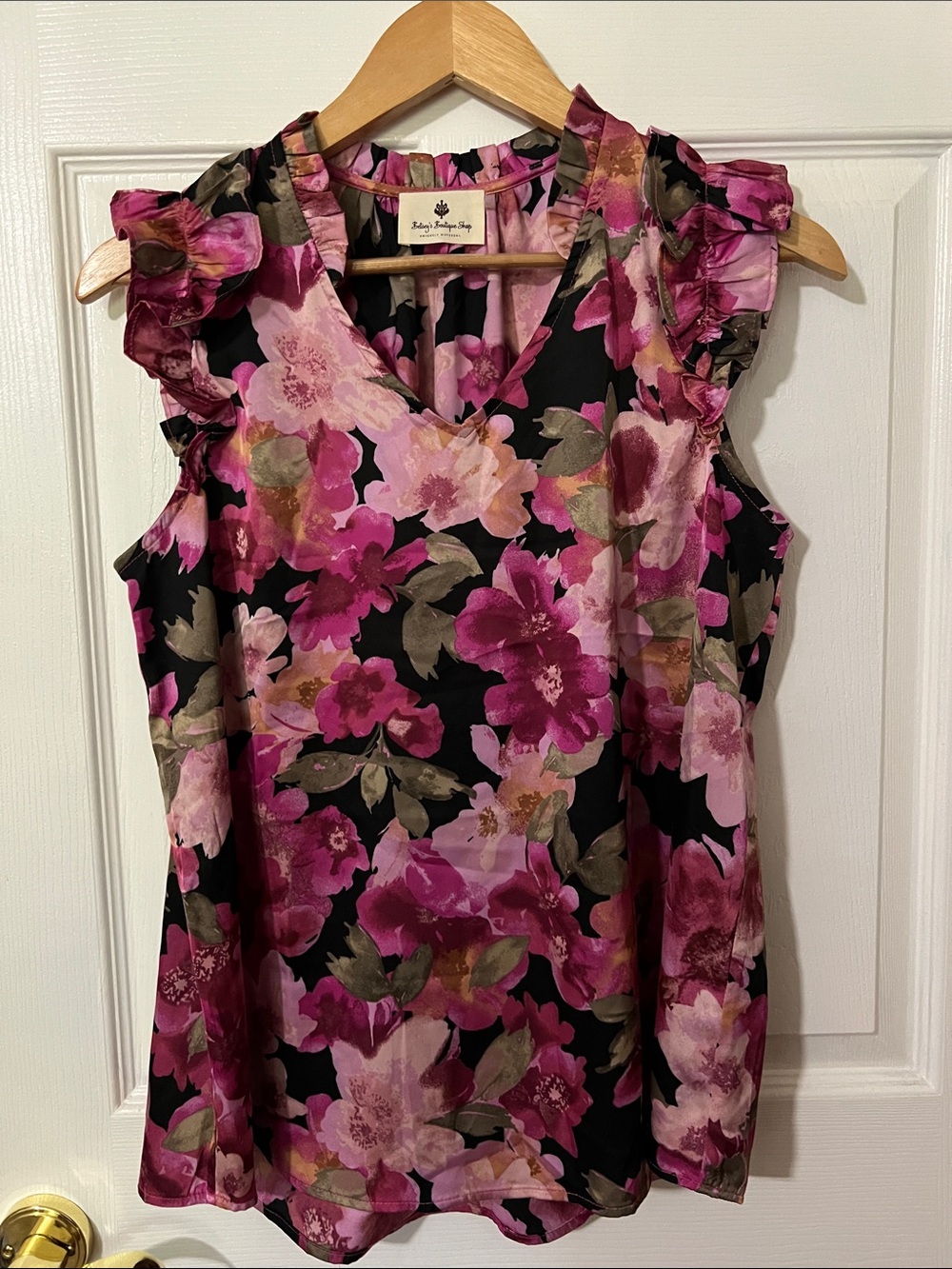 NWOT Betsey’s Boutique Shop Bright Pink Floral Blouse Large